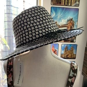 East River Craft 💯% Paper, Packable New